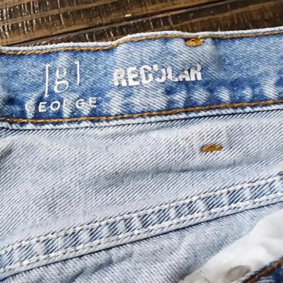 Jeans - Picture 2 of 3